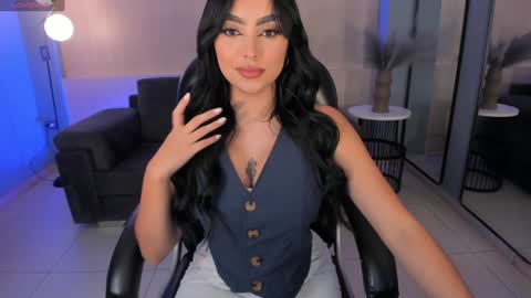 Sara Winstone online show from January 26, 2025, 11:28 am