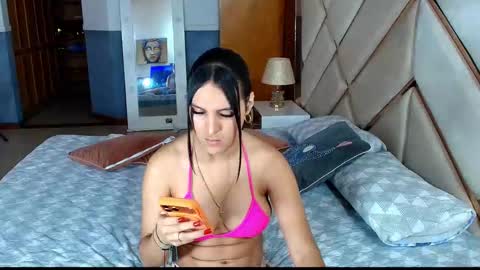 Sara Rivera online show from November 28, 2025, 7:38 pm