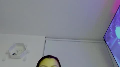 Saray  online show from September 19, 2025, 11:38 pm