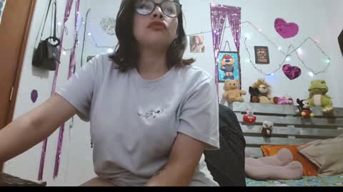 Sara Jimenez online show from December 3, 2024, 6:15 am