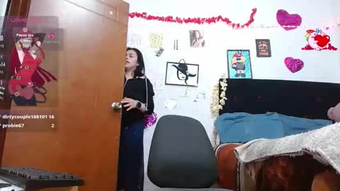 Sara Jimenez online show from October 28, 2025, 4:49 am