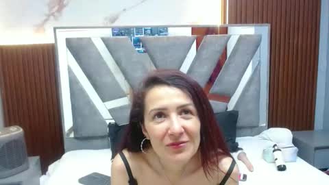 Snapshot of saray_hot202cl chatting on October 27, 2025, 3:54 am saray_hot202cl online show from October 27, 2025, 3:54 am