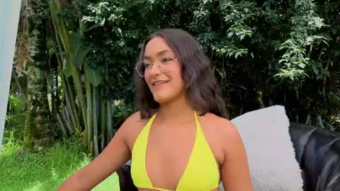 sarazuletaa online show from April 22, 2026, 3:24 pm