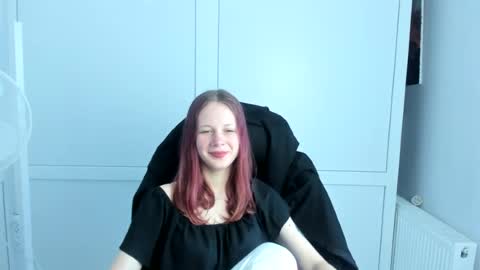 Snapshot of sareenadark_ chatting on July 30, 2026, 6:23 am Hinata online show from July 30, 2026, 6:23 am