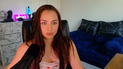 Snapshot of sariaaahh chatting on February 4, 2026, 7:09 pm sariaaahh online show from February 4, 2026, 7:09 pm