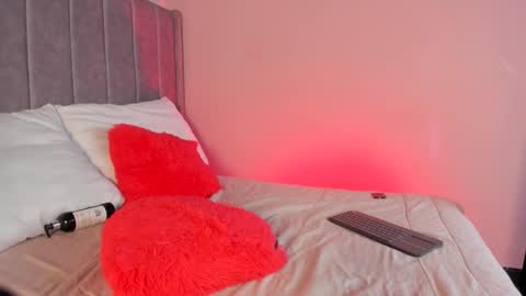 Sara Garcia online show from October 22, 2025, 4:13 am