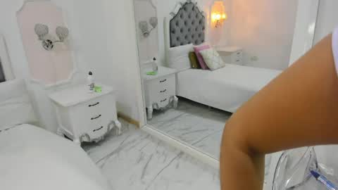 Snapshot of sarit_ chatting on May 10, 2026, 11:48 am sarit_ online show from May 10, 2026, 11:48 am