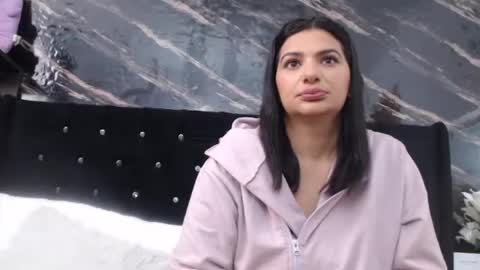 Snapshot of sarita_multisquirt chatting on August 6, 2026, 3:14 pm Sara online show from August 6, 2026, 3:14 pm