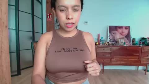 sarita_slovan online show from October 20, 2025, 2:06 pm
