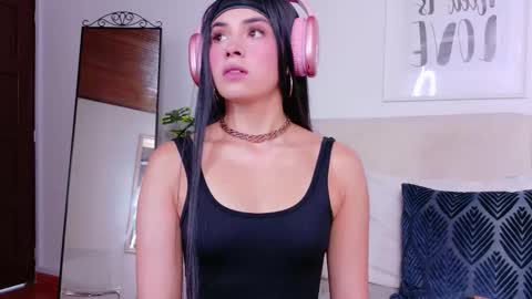 Sara online show from October 11, 2025, 8:18 pm