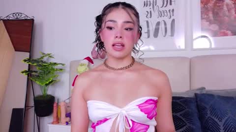 Sara online show from November 27, 2025, 9:28 pm