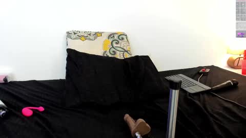 Snapshot of saritalove_ chatting on October 6, 2025, 2:25 pm Sara online show from October 6, 2025, 2:25 pm