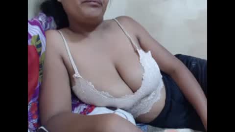 saronette online show from January 11, 2025, 9:47 am