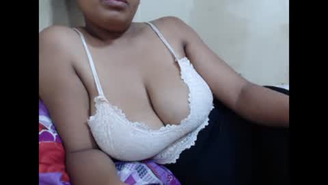 saronette online show from January 15, 2025, 12:58 pm