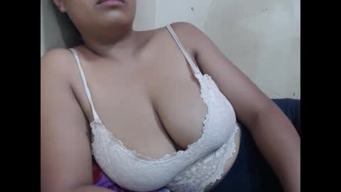 saronette online show from February 20, 2025, 11:31 am