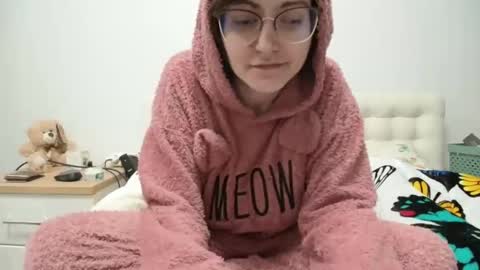 Snapshot of sarraboots chatting on January 14, 2026, 7:19 pm sarraboots online show from January 14, 2026, 7:19 pm