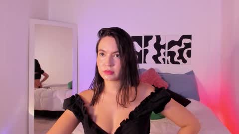 Sara online show from September 22, 2025, 10:45 pm