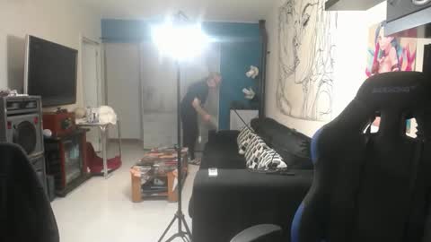 Giselle and Jay online show from September 25, 2025, 8:51 am