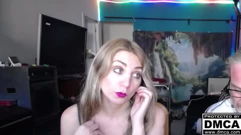 Giselle and Jay online show from November 22, 2025, 11:09 am