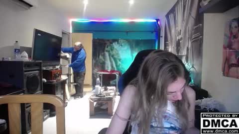 Giselle and Jay online show from November 27, 2025, 7:21 am