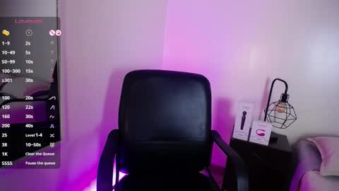 Sasha Brattz online show from September 17, 2025, 2:13 am