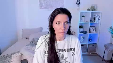 Sasha Miro online show from September 16, 2025, 2:01 am