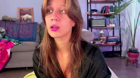 Alexandra Sasha in short online show from September 11, 2025, 6:35 am