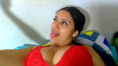 Camila online show from October 24, 2025, 7:54 pm