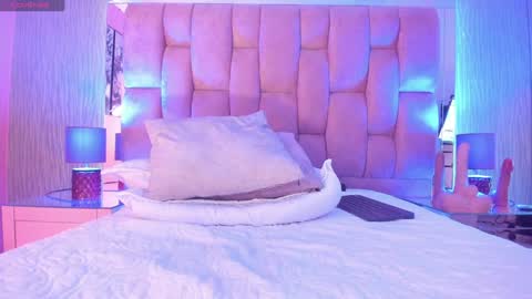 Snapshot of sasha_sims chatting on January 17, 2025, 5:30 pm Camila online show from January 17, 2025, 5:30 pm