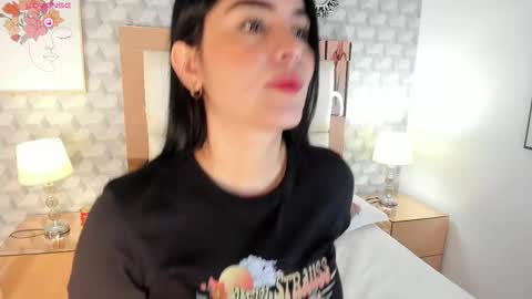 Snapshot of sasha_sims chatting on September 10, 2025, 11:43 am Camila online show from September 10, 2025, 11:43 am