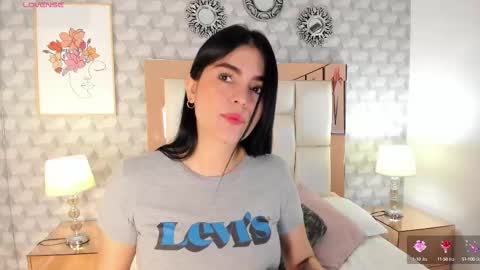 Snapshot of sasha_sims chatting on September 13, 2025, 11:43 am Camila online show from September 13, 2025, 11:43 am