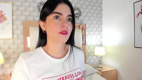 Snapshot of sasha_sims chatting on September 15, 2025, 11:54 am Camila online show from September 15, 2025, 11:54 am