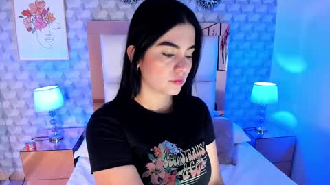 Snapshot of sasha_sims chatting on October 9, 2025, 11:19 am Camila online show from October 9, 2025, 11:19 am