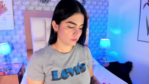 Snapshot of sasha_sims chatting on October 15, 2025, 11:54 am Camila online show from October 15, 2025, 11:54 am