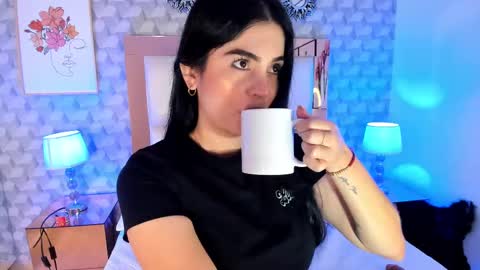 Snapshot of sasha_sims chatting on October 16, 2025, 11:44 am Camila online show from October 16, 2025, 11:44 am