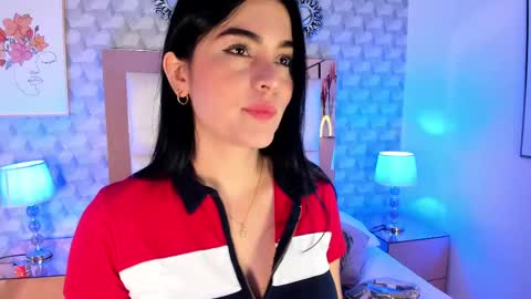 Snapshot of sasha_sims chatting on October 17, 2025, 11:35 am Camila online show from October 17, 2025, 11:35 am