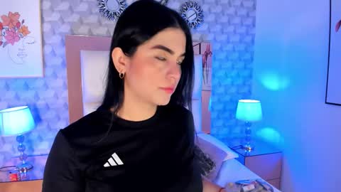 Snapshot of sasha_sims chatting on October 18, 2025, 11:33 am Camila online show from October 18, 2025, 11:33 am