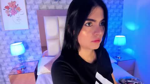 Snapshot of sasha_sims chatting on October 25, 2025, 11:40 am Camila online show from October 25, 2025, 11:40 am