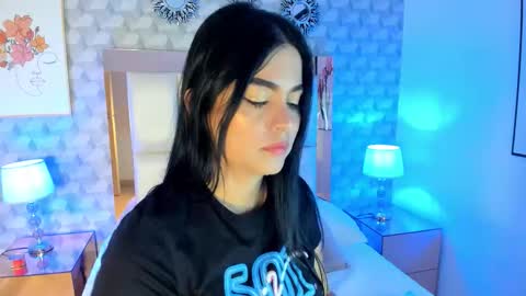 Snapshot of sasha_sims chatting on November 12, 2025, 11:32 am Camila online show from November 12, 2025, 11:32 am