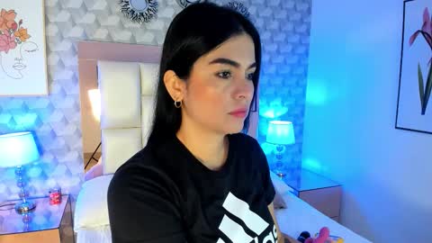 Snapshot of sasha_sims chatting on November 23, 2025, 11:32 am Camila online show from November 23, 2025, 11:32 am