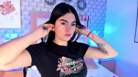 Snapshot of sasha_sims chatting on November 25, 2025, 11:32 am Camila online show from November 25, 2025, 11:32 am