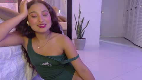 Snapshot of sasha_sinne chatting on June 20, 2026, 1:41 am sasha_sinne online show from June 20, 2026, 1:41 am
