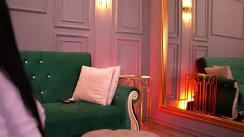 Dennise online show from March 2, 2025, 6:40 pm