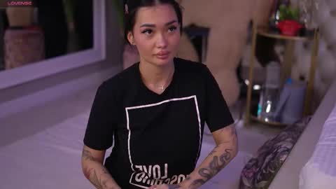 Dennise online show from October 26, 2025, 5:30 pm