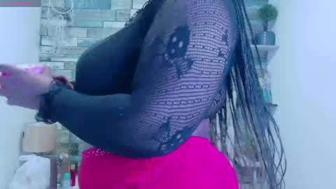 sashafoxy_ online show from April 15, 2026, 2:02 pm