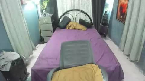 ESTELLA online show from March 18, 2026, 6:44 pm