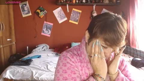 S A S H A R O S E online show from October 9, 2025, 12:14 pm