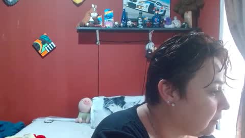 S A S H A R O S E online show from April 21, 2026, 12:22 pm