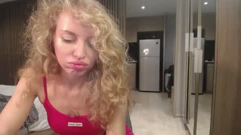 Sasha online show from October 15, 2025, 5:35 pm