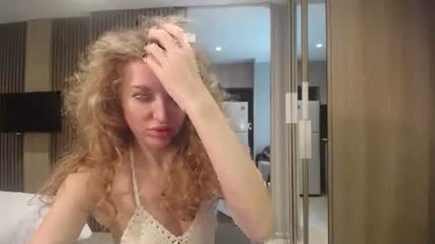 Sasha online show from October 19, 2025, 6:03 am